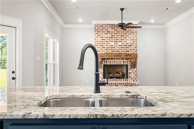 537 Feliciana Dr — Photo 17