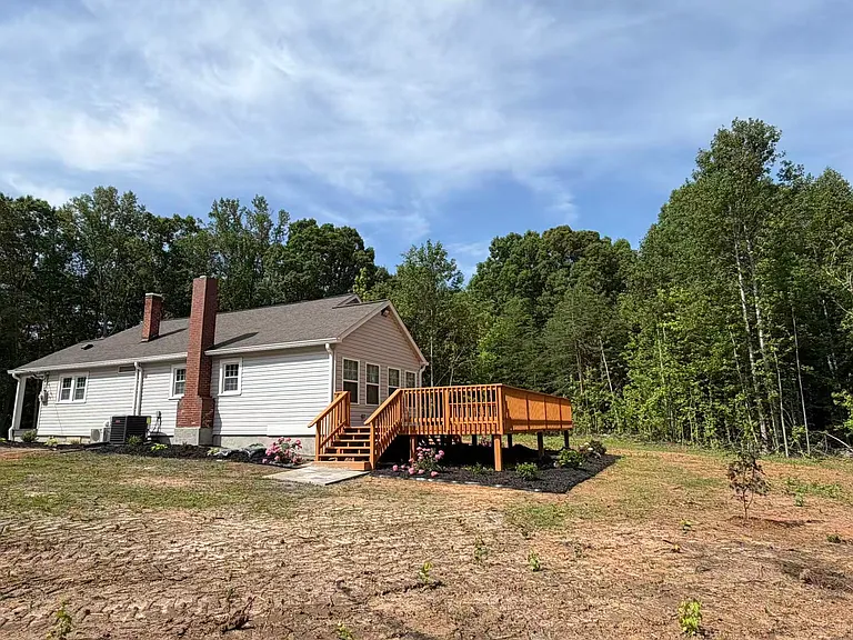 5158 Yadkinville Rd — Photo 2