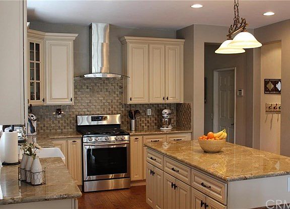 New Hood Range & Stove with Brand New Tile Splash Back