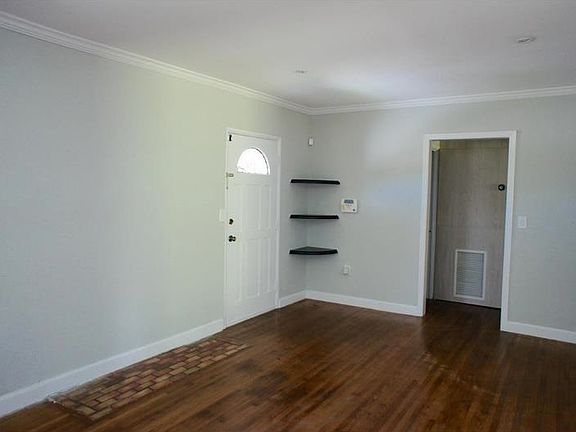 3rd image of 9318 N Miami Ave