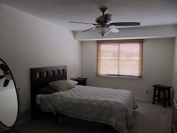 4th image of 8414 W 97th St