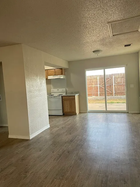 2 bed, $1,200 — Photo 2