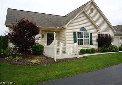 1st image of 129 Village Ct #129