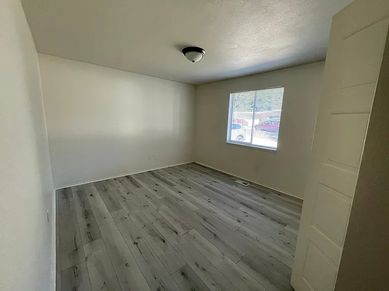 487 Stadium Ave — Photo 17