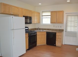 281 Merrimack St APT 1, Manchester, NH 03103
