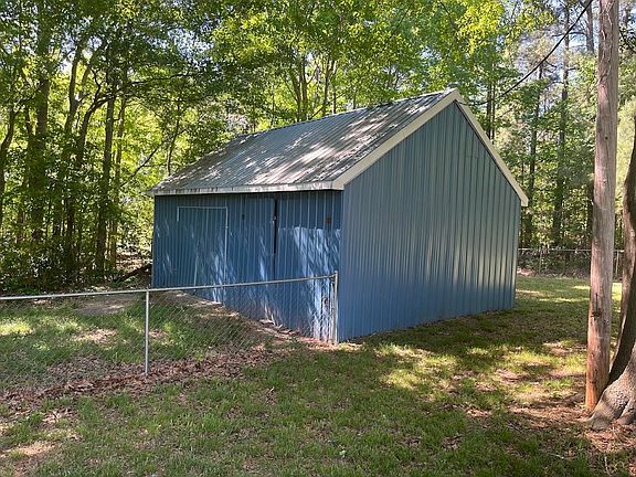 3rd image of 323 Burnt Gin Rd