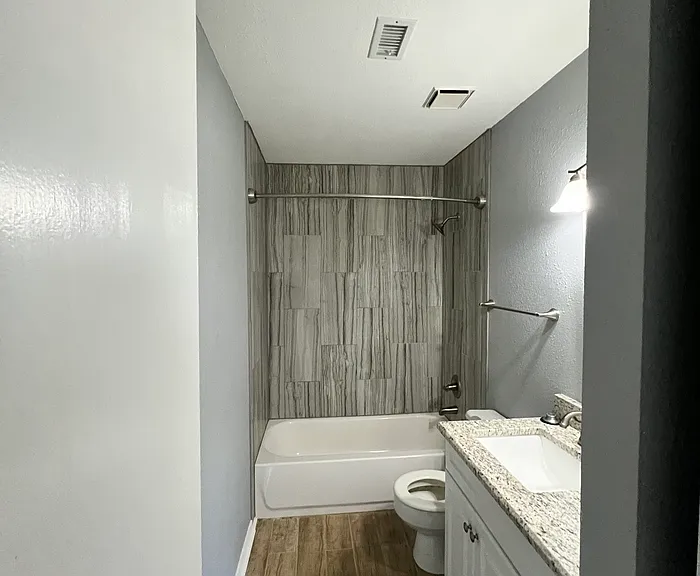 2504 Liberty Ln — Photo 7