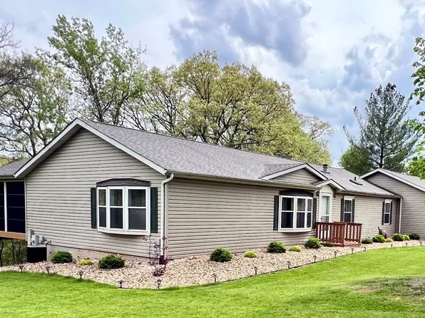 1260/1261 Sunnyslope Dr, Varna, IL 61375