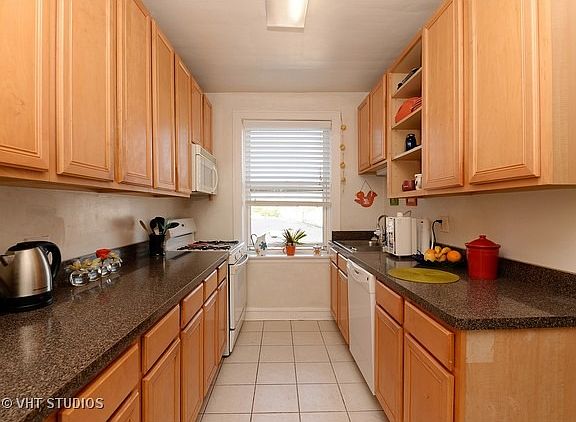 5th image of 1724 W Estes Ave APT 3W