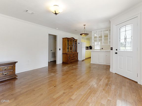 3rd image of 825 Jones Ct