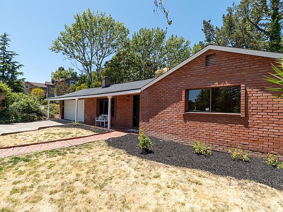 2nd image of 320 Ricardo Road