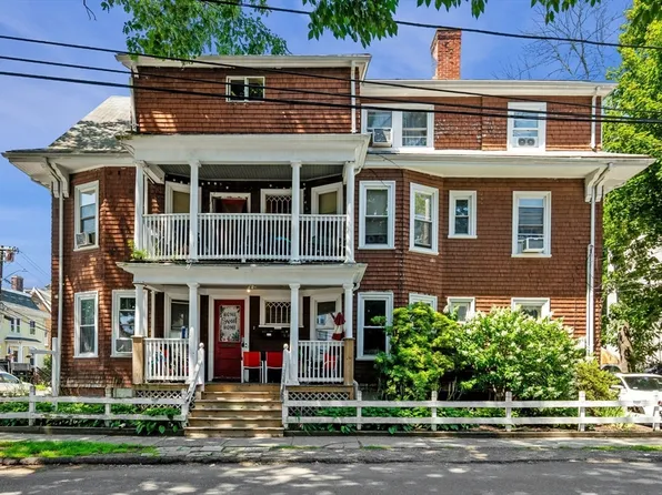 2 Mace Pl, Lynn, MA 01902