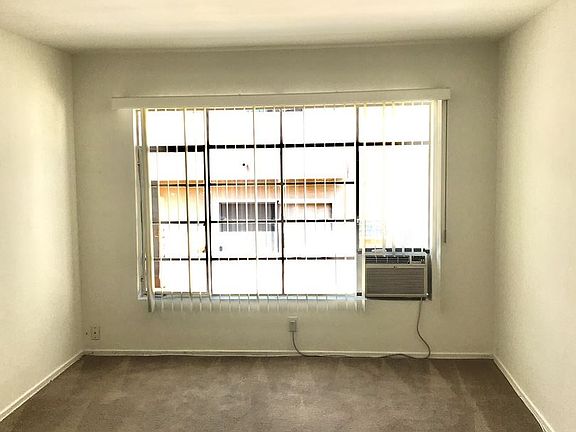 3rd image of 11844 Mayfield Ave