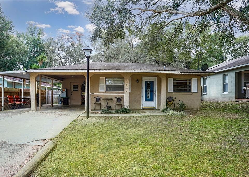 1st image of 25844 Aberdovey Ave