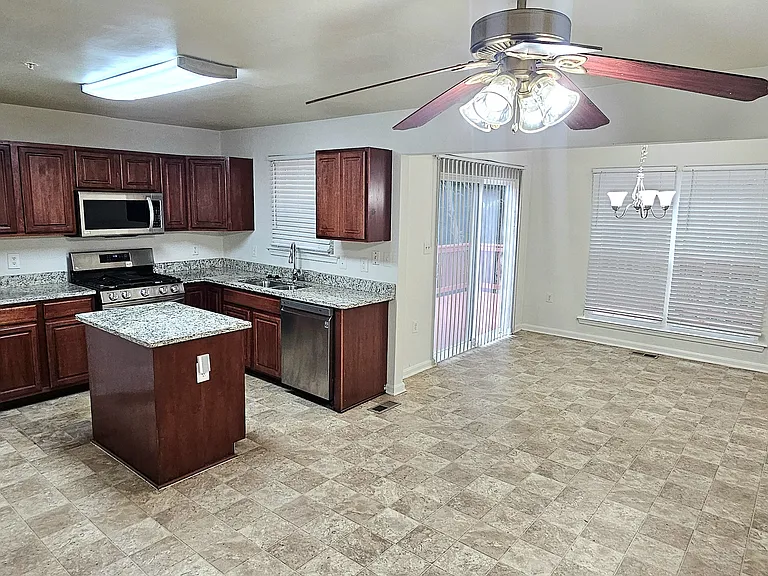 44 Bensmill Ct — Photo 7