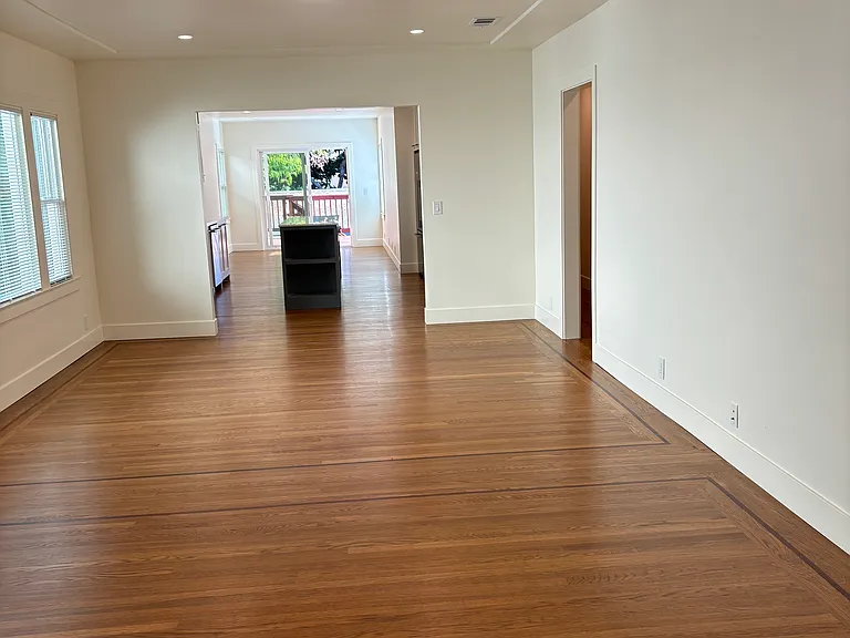 385 Alcatraz Ave #385 — Photo 2