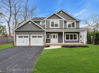 614 Pennsylvania Ave, Pine Beach, NJ 08741