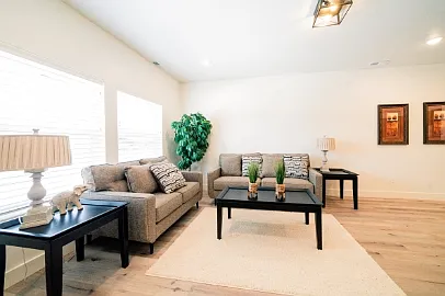 Building Photo - 254 N Spring Creek Pkwy #1