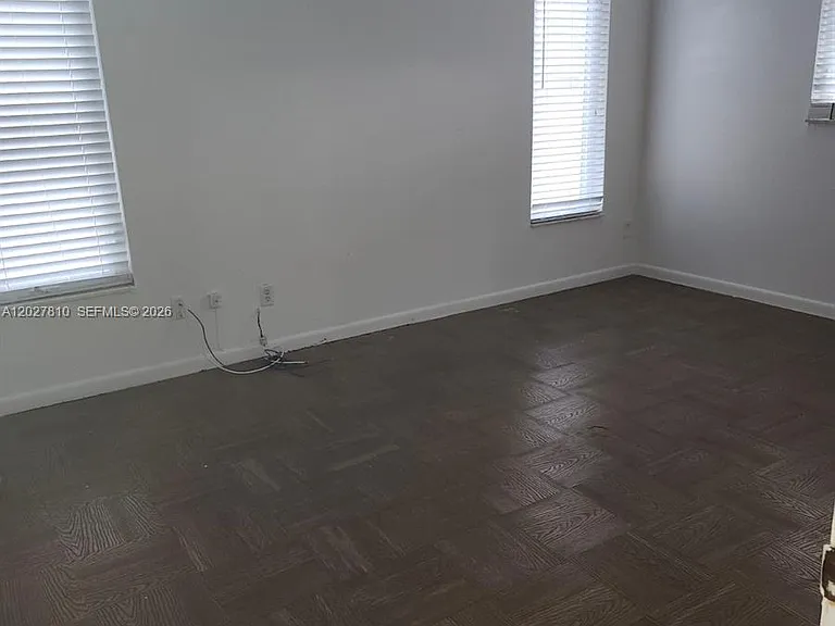 112 Kerr Cir — Photo 8