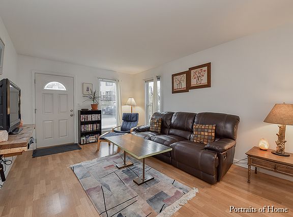 3rd image of 29W352 Crabtree Ln