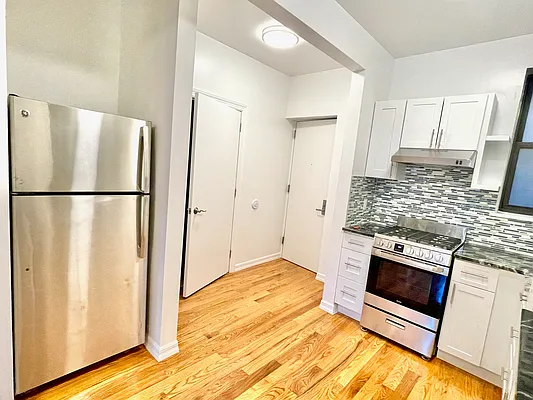 Rented by Compass | media 9