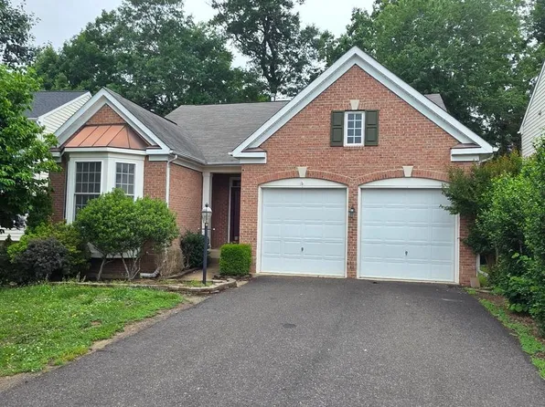 35277 Balmoral Dr, Locust Grove, VA 22508