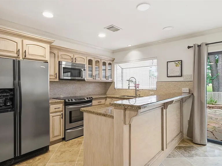 2209 W Settlers Way — Photo 9