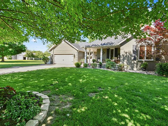 4th image of 901 N Rodeo Court