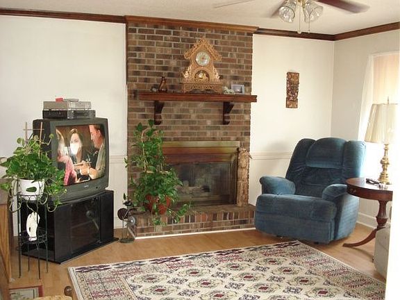 Gas fireplace in great rm