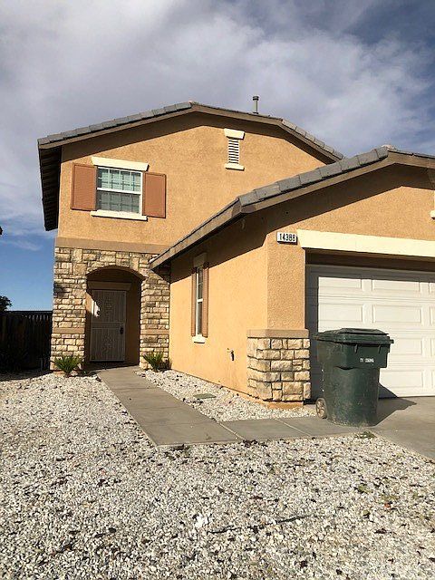 1st image of 14388 Moon Valley St