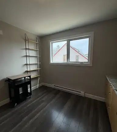 2nd image of 857 McGregor St #3