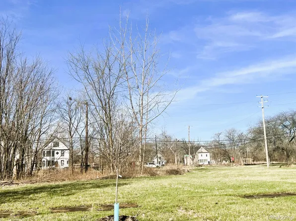 5357 Mitchell St, Detroit, MI 48211