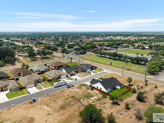 3rd image of 810 W 17th St Lot 2