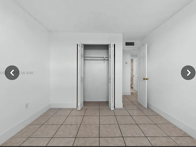 606 W 81st St #302 — Photo 27
