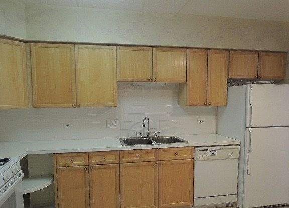 5th image of 100 N Gary Avenue #302