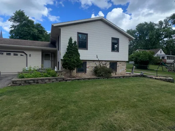 1012 8th Ave, Howard Lake, MN 55349