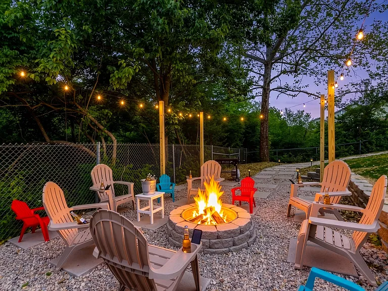 6824 Beagle Dr — Photo 43