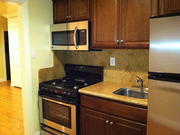 183 Argonne Ave #6 — Photo 7