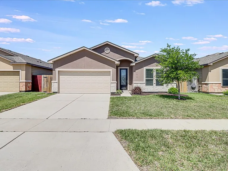 7610 Quartz Dr — Photo 1