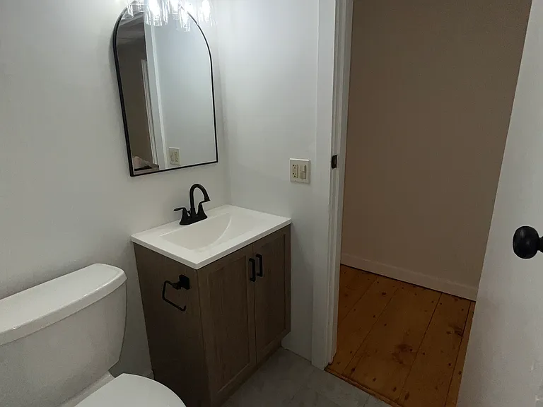9 Essex Rd — Photo 12