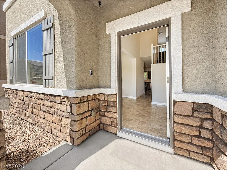 1153 Bear Head St — Photo 4