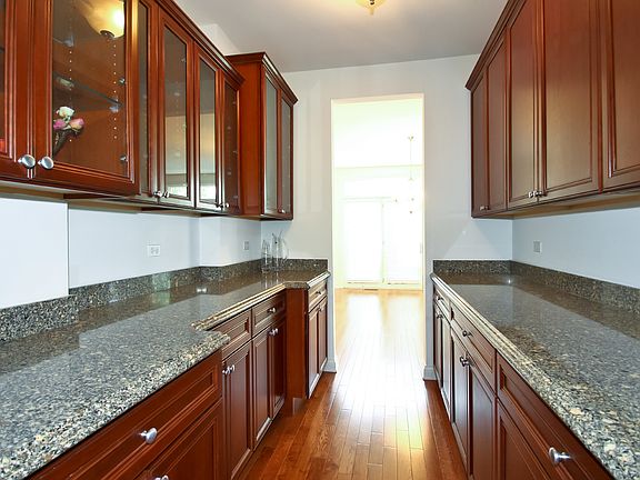4th image of 1802 Admiral Ct