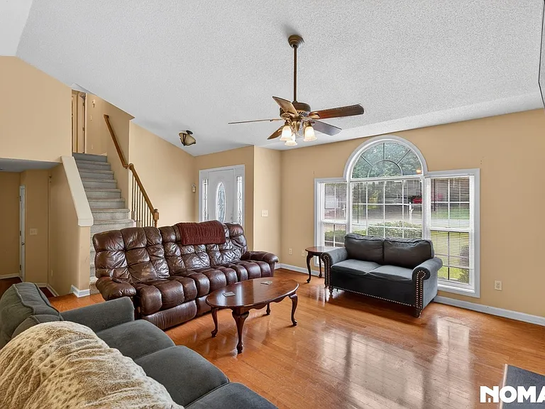2226 Dresden Grn NW — Photo 3