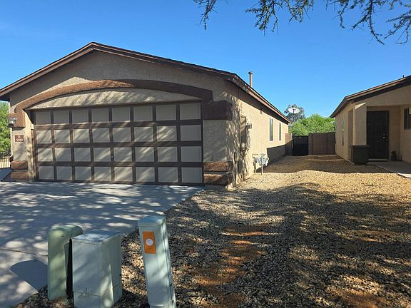 2nd image of 5919 E Chaucers Dr