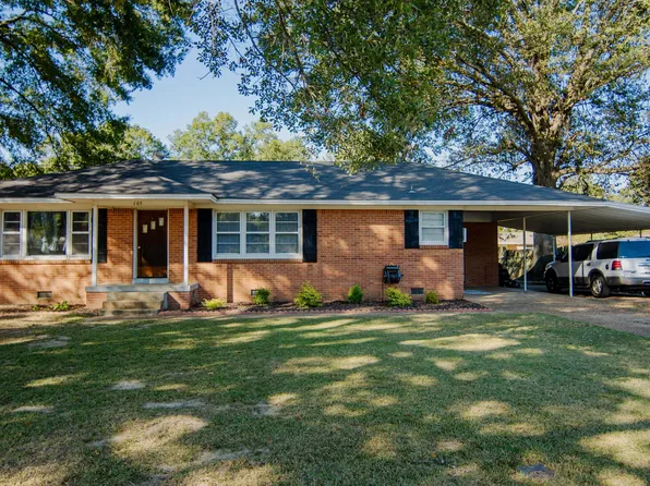 105 Park St, Batesville, MS 38606
