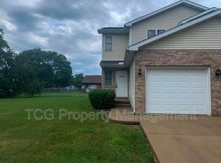 1419 Adams St, Ottawa, IL 61350