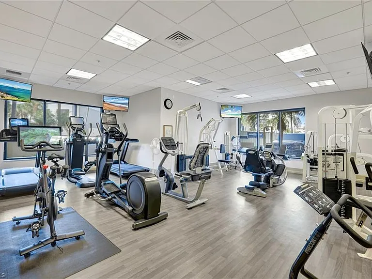 4551 Gulf Shore Blvd N #505 — Photo 36