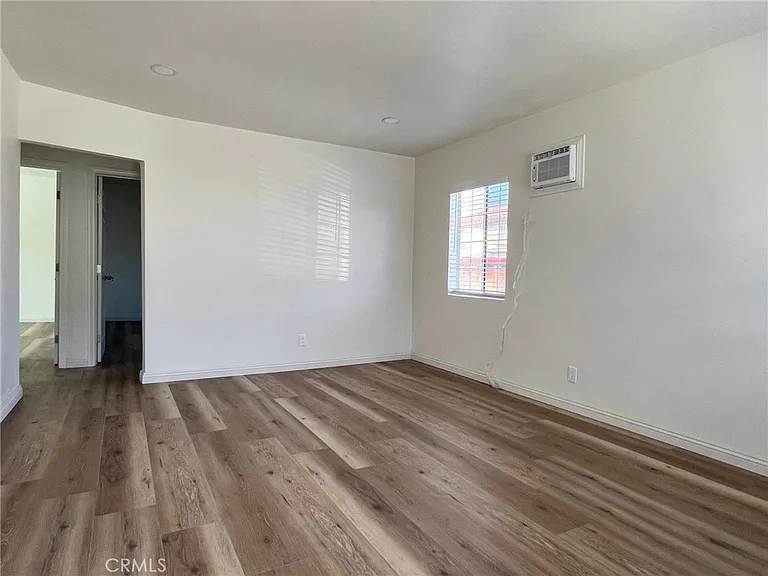 333 1/2 Sefton Ave — Photo 3