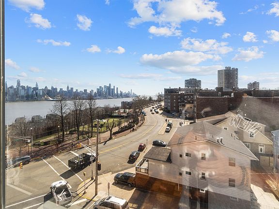 2nd image of 6515 Boulevard East APT 4P