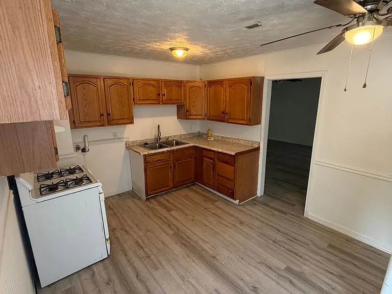 3241 Buckner St — Photo 3